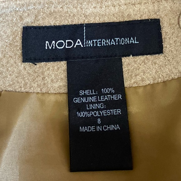 NWOT 100% Genuine Leather Suede Moda International Taupe Skirt - Picture 2 of 3